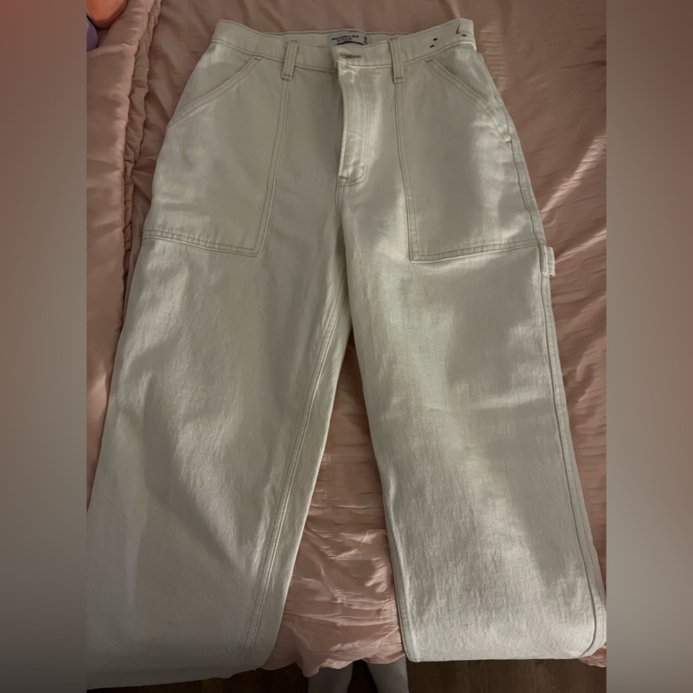Abercrombie Curve Love Ultra High Rise 90’s Straight Jean